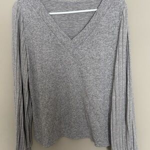 Gray V-Neck Long Sleeve Top